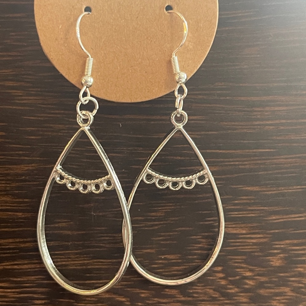 Silver Teardrop Earrings
